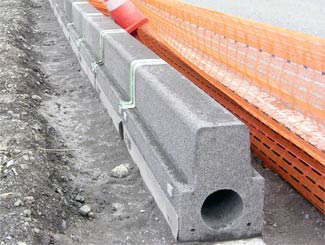 ライン導水ブロック(側溝)