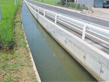 Ｌ型水路 施工例